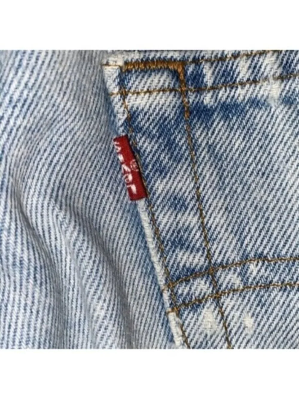 Levis 501 Jeans Mens 32 x 30 Lt Blue Cotton Button Fly Batwing Distress USA VTG